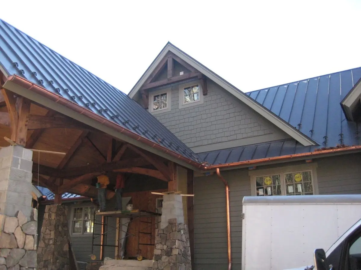 Craftsman Roofing team delivering quality roofing work in Del Ray